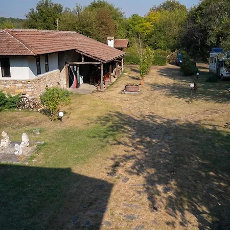 Ivovata House *