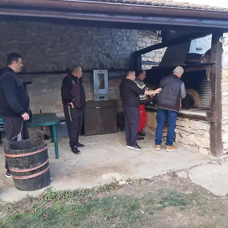 Ivovata House *